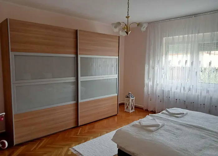 In - Balaton 19992 Apartman