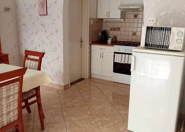 In - Balaton 19992 Apartman *